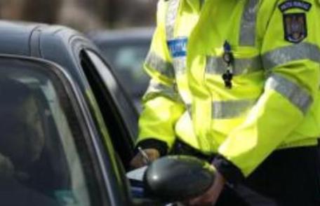 Prins la volan, deși avea permisul suspendat de aproape un an