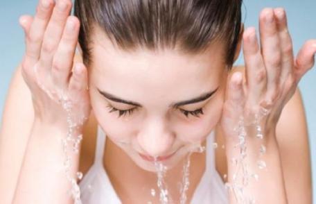 Te speli corect pe față? NU! Uite de ce!