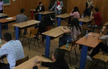 Pe urmele profesorilor care au permis copiatul la bac