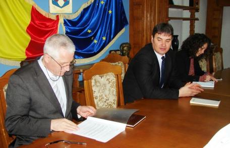 Autorităţi convocate în şedinţă pentru pregătirea sărbătorilor pascale - FOTO