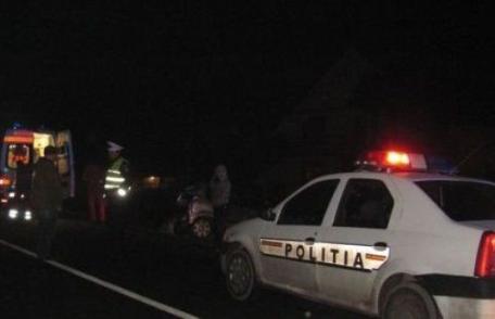 Accident la Dealu Mare. A căzut cu mașina într-o râpă după ce a sfărâmat un parapet!