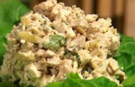 Salată de pui cu țelină