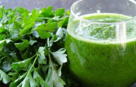 Tratamente naturiste pe bază de pătrunjel