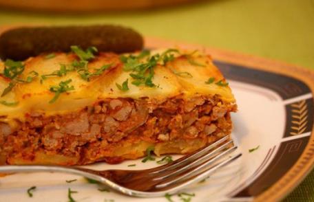Musaca de cartofi și carne tocată