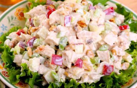Salată de pui