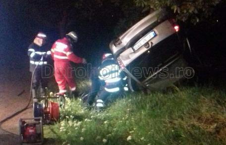 Accident rutier mortal! Un tânăr a murit după ce s-a înfipt cu mașina într-un copac - FOTO