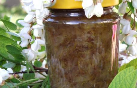 Dulceaţă din flori de salcâm: cea mai simplă reţetă. Va ieşi delicioasă!