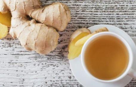 Ceaiul de ghimbir te scapă de grăsimea din jurul taliei