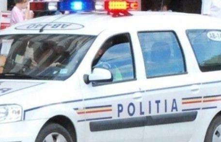 Inconştienţă în trafic. S-a urcat la volan în stare avansată de ebrietate și a distrus o mașină parcată regulamentar