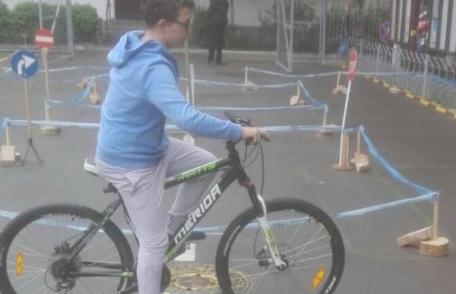 Educaţie rutieră - educaţie pentru viaţă, concurs pentru biciclişti – FOTO