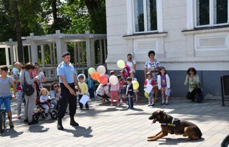 Jandarmii însoţiţi de Pih și Micag în misiune specială la Dorohoi - FOTO