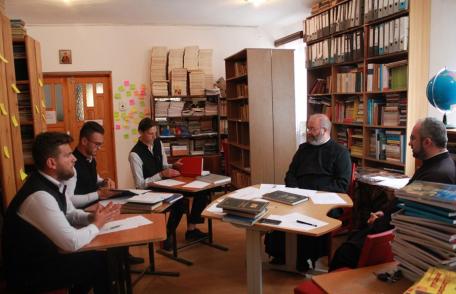 Examen de certificare a absolvenţilor la Seminarul Teologic Liceal „Sf. Ioan Iacob” din Dorohoi - FOTO