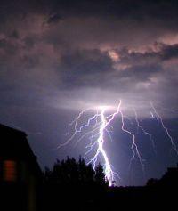 Avertizare meteo pentru toata tara: COD GALBEN DE PLOI SI VIJELII