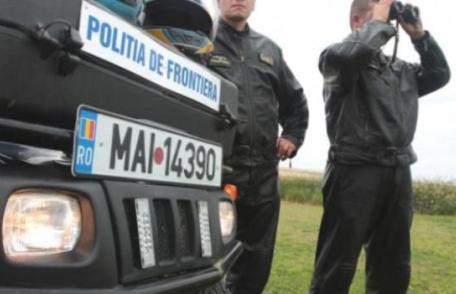 Minoră prinsă de poliţiştii de frontieră în timp ce conducea un autorurism sub îndrumarea iubitului