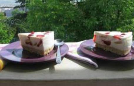 Tort de vară cu mascarpone și iaurt
