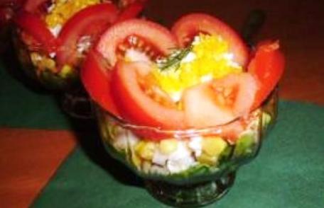 Salată de pui la cupe