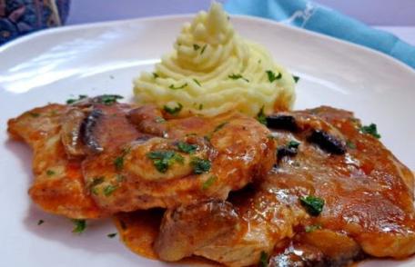 Escalop de pui cu roșii