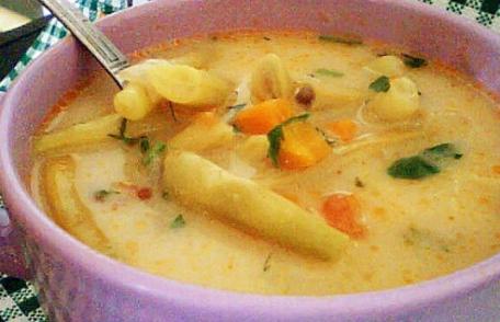 Ciorbă de fasole verde cu carne de vită