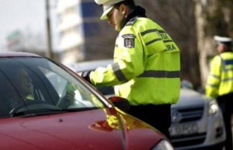 În ultimele 7 zille, poliţiştii de la Rutieră au aplicat 359 de amenzi și au fost reţinute 34 de permise de conducere