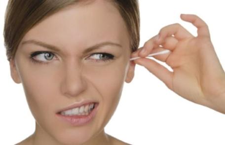 Numai așa trebuie să-ți cureți urechile