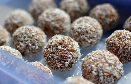 Cartofi din biscuiți și cacao