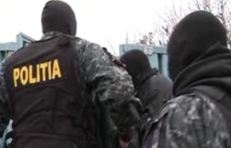 Percheziții de amploare în județul Botoșani. Mascaţii intervin în 23 de locații!