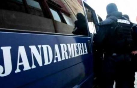 Doi elevi de liceu victimele unui furt în plină zi