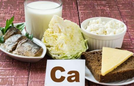 Atenție la alimentele care-ți „mănâncă” din calciu! Ce boli riști și ce soluții ai la îndemână