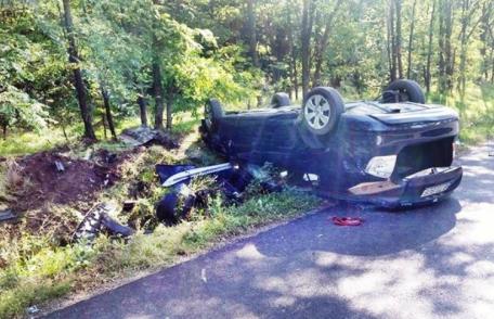 Accident pe drumul Păltiniș - Darabani. Mașină făcută praf de o tânără șoferiță imprudentă – FOTO