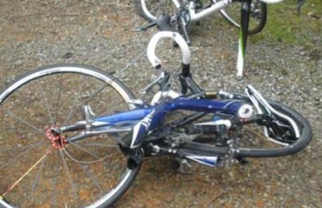 Biciclist în stare de ebrietate accidentat de un tânăr de 16 ani care conducea un motoscuter