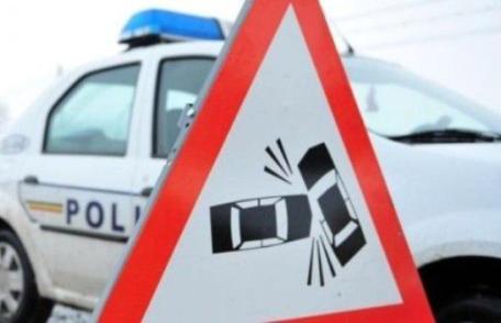 Accident! A intrat cu autobuzul într-un autoturism condus de o tânără de 18 ani