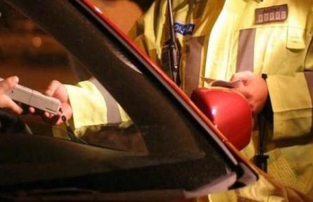 Șofer prins în timp ce conducea beat și fără permis o mașină neînmatriculată