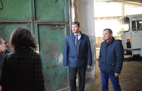 Pregătirea operaţiunilor de deszăpezire şi aprovizionarea cu material antiderapant, verificate de prefectul Dan Şlincu - FOTO