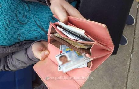 Documente de identitate româneşti false, depistate la controlul de frontieră - FOTO