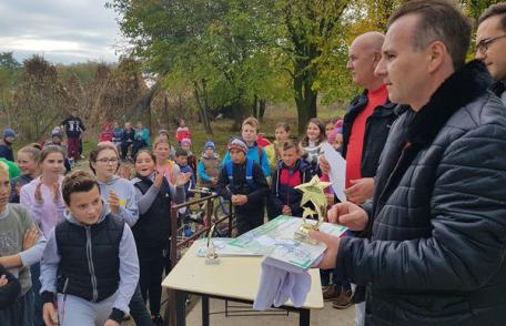 EVADARE ÎN SĂNĂTATE! - Concurs de ciclism pentru școlari în satul Iacobeni, comuna Dîngeni - FOTO