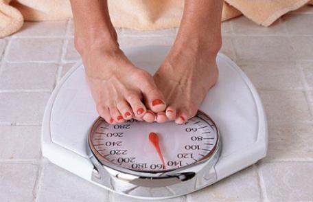 Cu cât te îngrași dacă nu dormi suficient