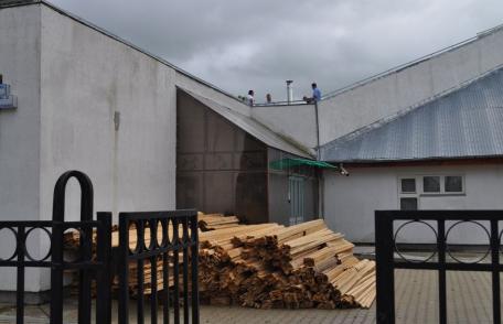 Şcoala nr.2 Dorohoi: Fonduri UNICEF pentru refacerea acoperişului - VIDEO