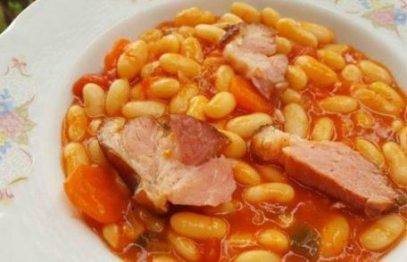 Fasole cu ciolan afumat