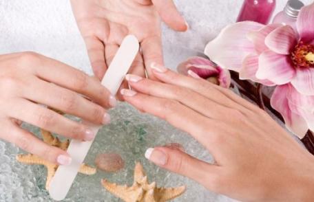 Remediu naturist simplu pentru unghii puternice