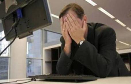 Funcţionarii publici avertizează că bugetul pe 2018 va duce la disponibilizări colective în administrație