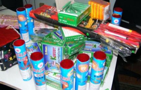 Operaţiunea „Foc de artificii”. Obiecte pirotehnice, deţinute ilegal, confiscate de poliţiştii botoșăneni