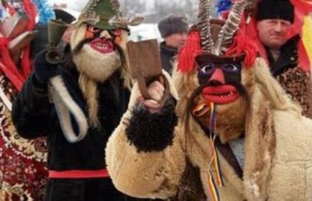 Cu uratul prin comună! Datini și obiceiuri la Hilișeu-Horia în ultima zi din anul 2017