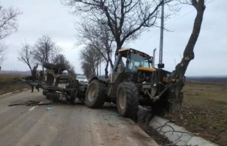 Accident la Cristești! Un bărbat a fost rănit, după ce a intrat cu tractorul într-un copac!