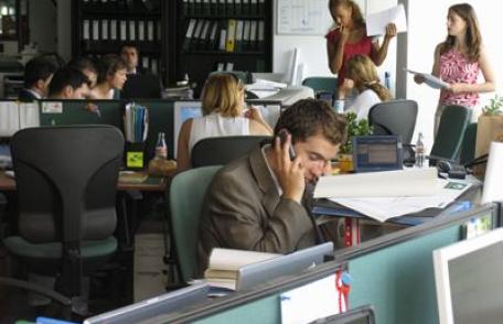 Bugetarii şi pensionarii puşi la punct