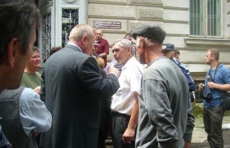Protestatarii dorohoieni au reuşit: Se fac alte anchete sociale