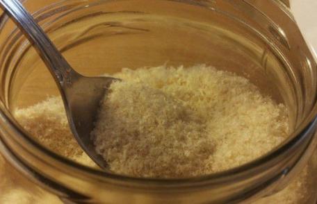 Ce trebuie să știm despre gelatina din comerț? Când ne poate face rău?