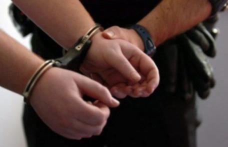 Trei bărbați reținuți în urma unor mandate de executare emise de Judecătoriile Botoșani, Dorohoi și Suceava