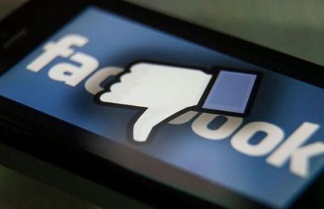 Facebook testează butonul „Downvote”. Ce ROL va avea acesta!