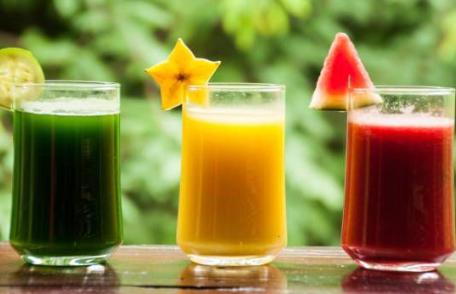 Ce trebuie să știi dacă bei sucuri naturale