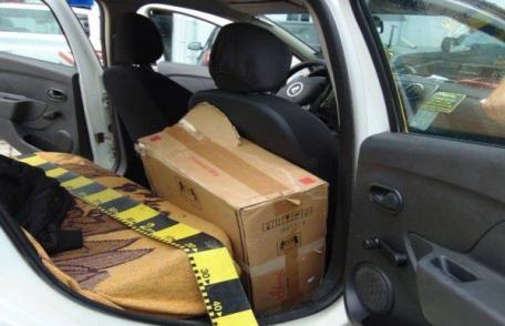 Bărbat reţinut de poliţişti pentru contrabandă cu ţigări